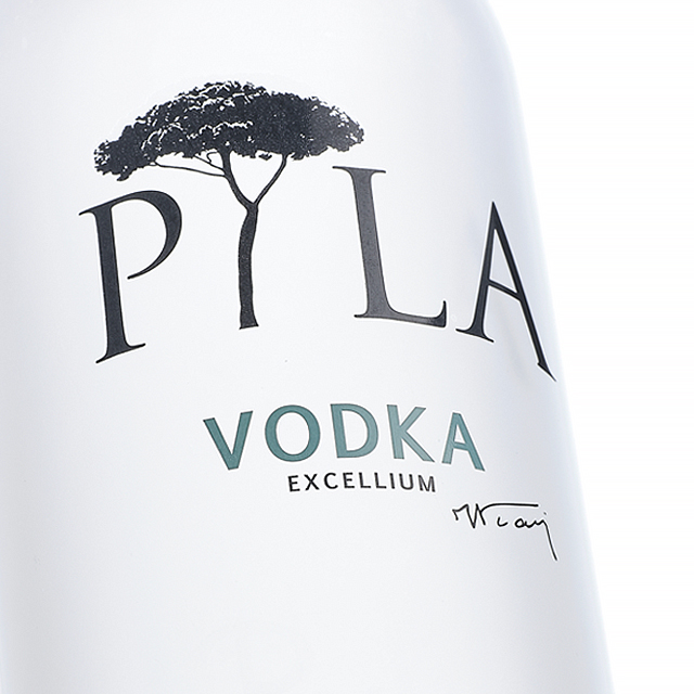 VODKA PYLA Lasuite Atelier